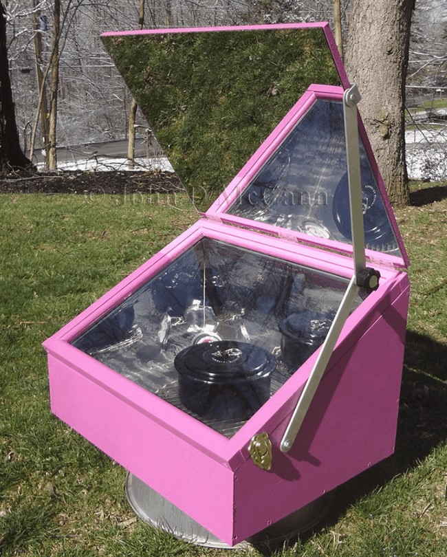 DIY Solar Oven From Survival Resources
