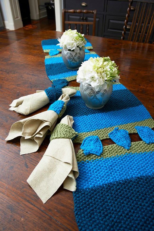 Dreidel Table Runner & Napkin Rings