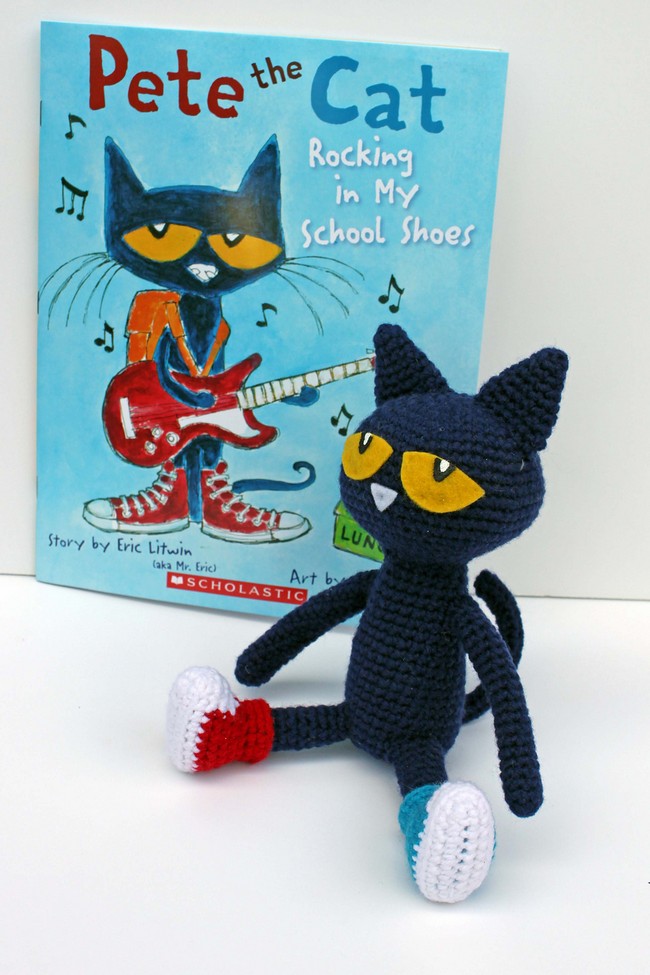 Free Crochet Pete The Cat Amigurumi Pattern