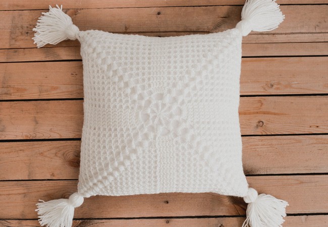 Free Pattern For The Crochet Cottage Pillow