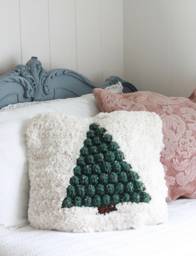 Pinewood Pillow Free Crochet Pattern