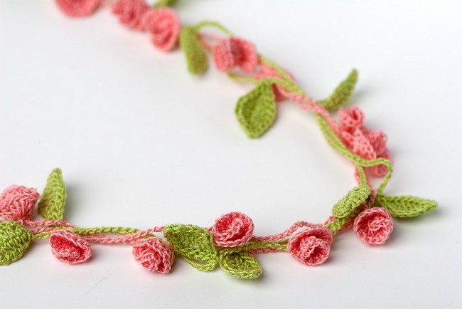 Rose Garden Crochet Necklace