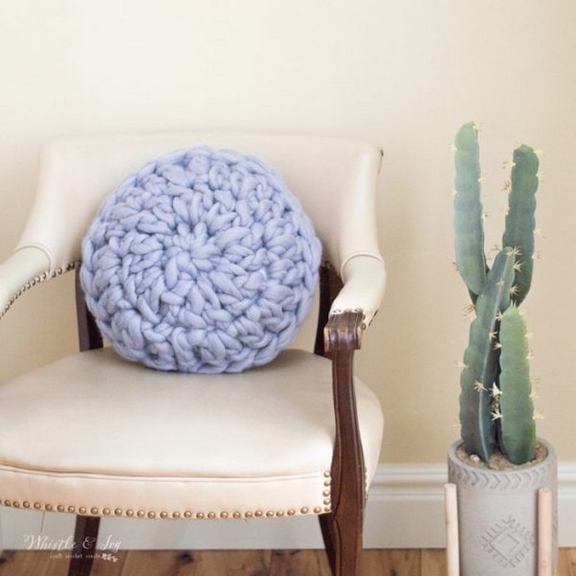 Round Super Chunky Crochet Pillow