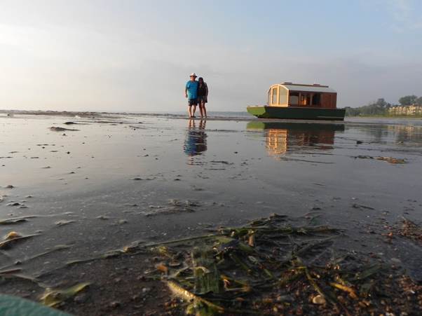 Cabinet Houseboat