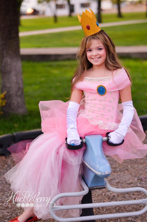 Princess Peach Costume Idea