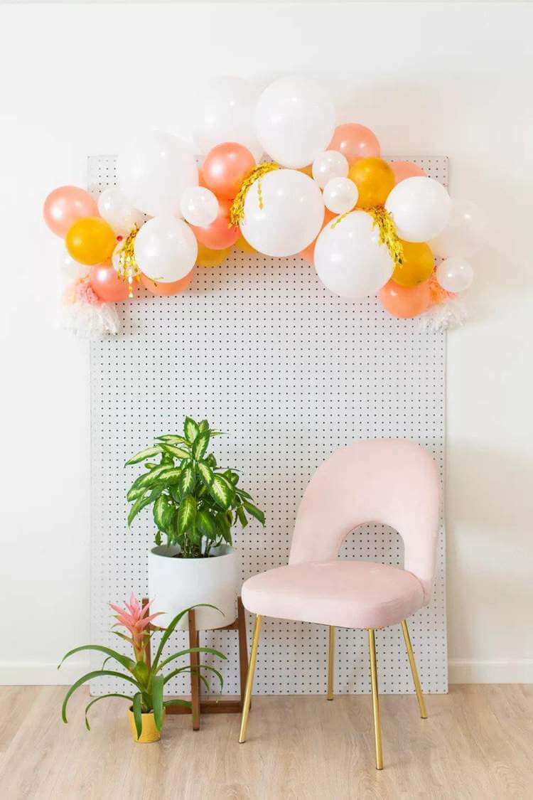 How To Make A Balloon Arch