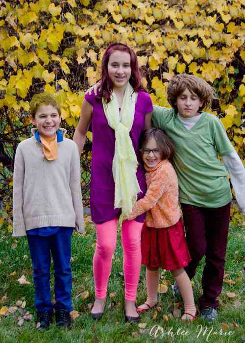 DIY Scooby Doo Family Costume