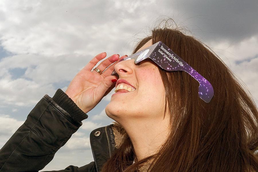 DIY Cheap Solar Eclipse Glasses