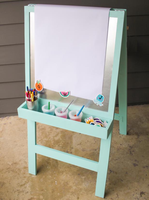 DIY Kids Art Easel