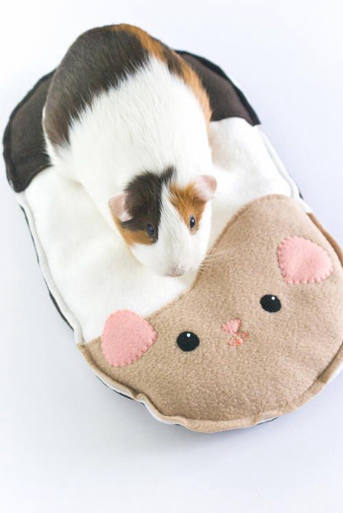easy to make bed for your favorite pet