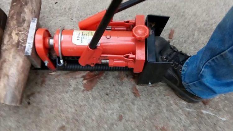 How to Make a Log Splitter with a Hydraulic Jack