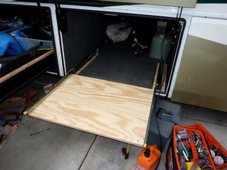 RV Slide Out Storage Tray Guide