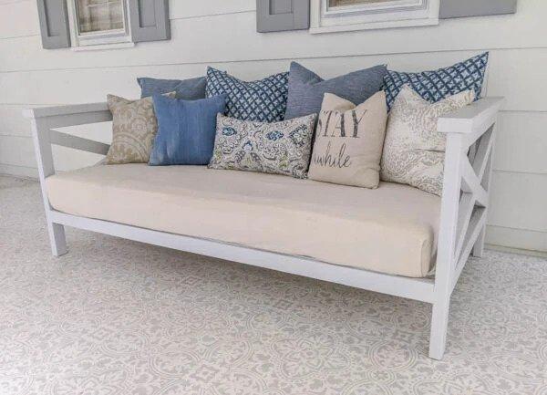 DIY Daybed Plans For $50