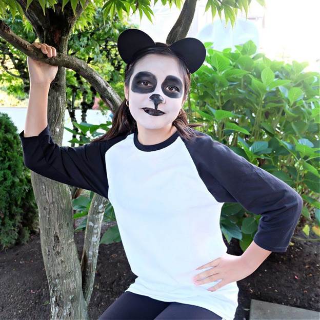 10-MInute Panda Costume DIY