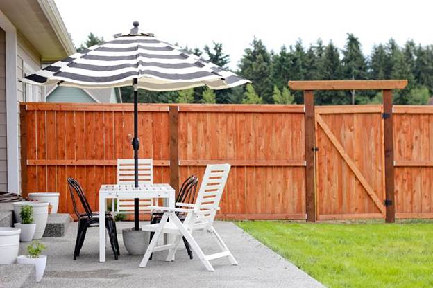 DIY patio umbrella stand