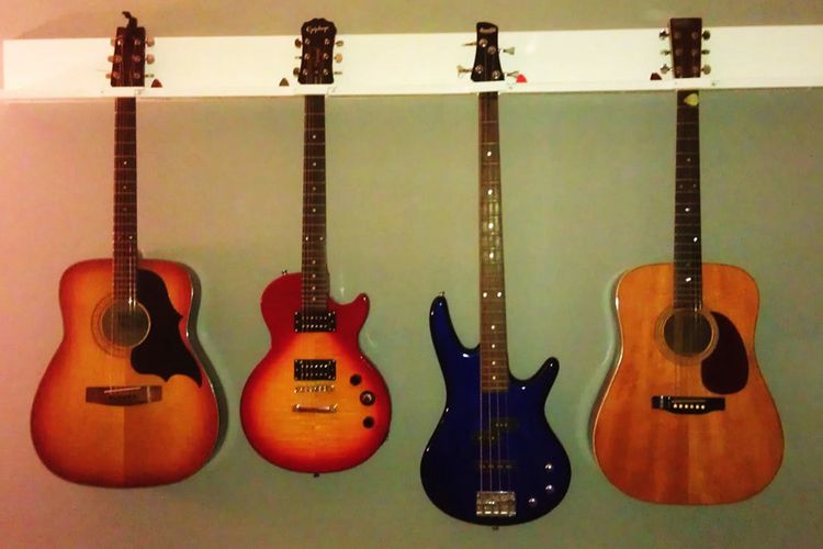 4-Guitar Wall Hanger