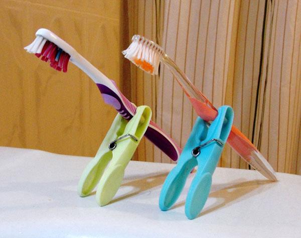 Clothespin Toothbrush Holder DIY