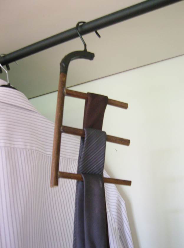 DIY Bamboo Tie Rack
