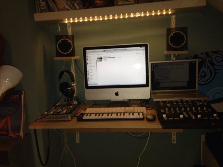 DIY Cheap Studio Desk