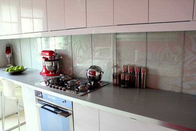 DIY Customized Glass Backsplash