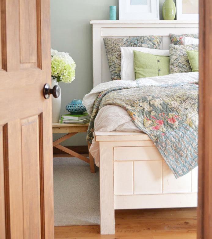 DIY Farmhouse Bed Queen Size