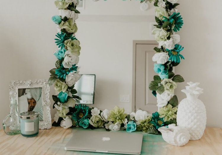 DIY Flower Mirror