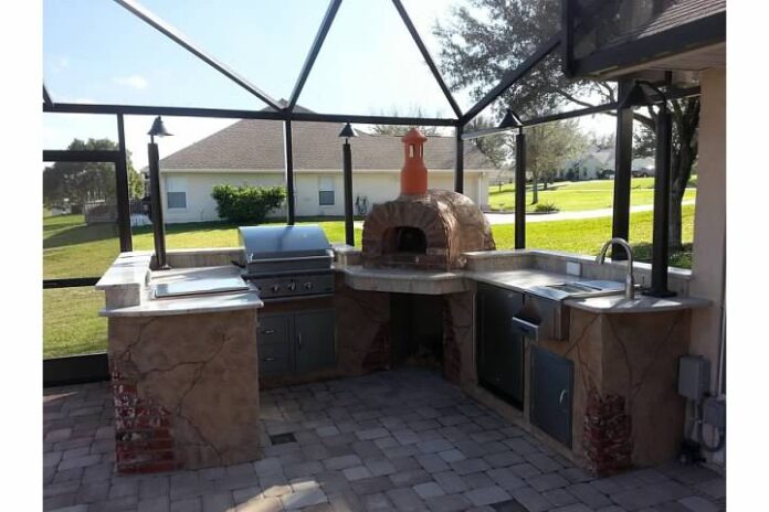 DIY Outdoor Kitchen With Pizza Oven