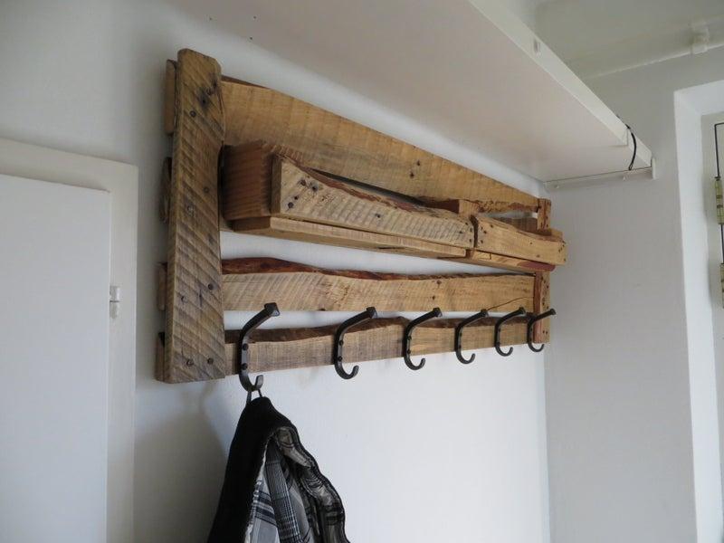 DIY Pallet Coat Rack