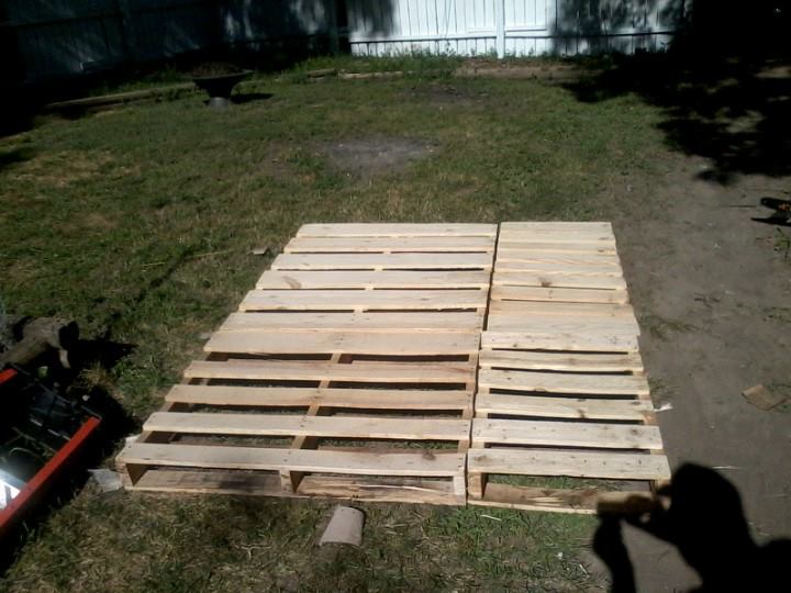 DIY Pallet Wood Bed Frame