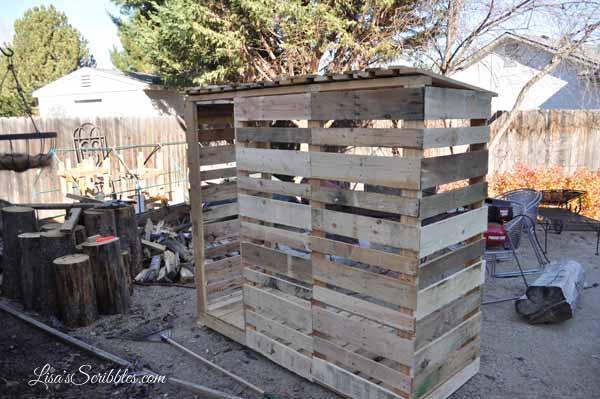 DIY Pallet Wood Shed