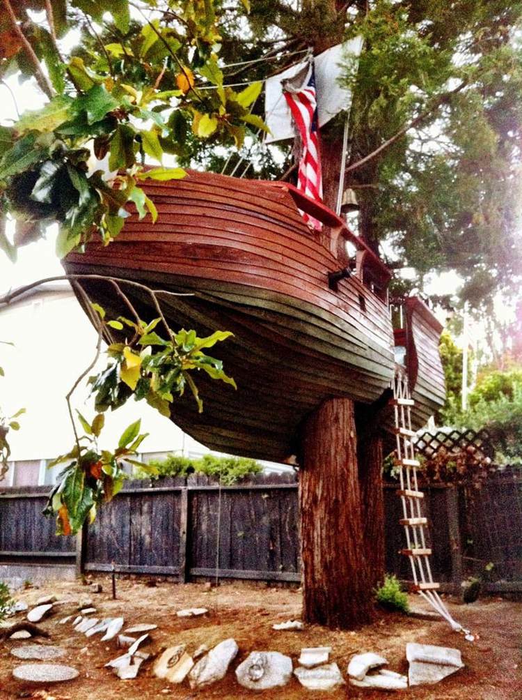 DIY Pirate Ship Treehouse