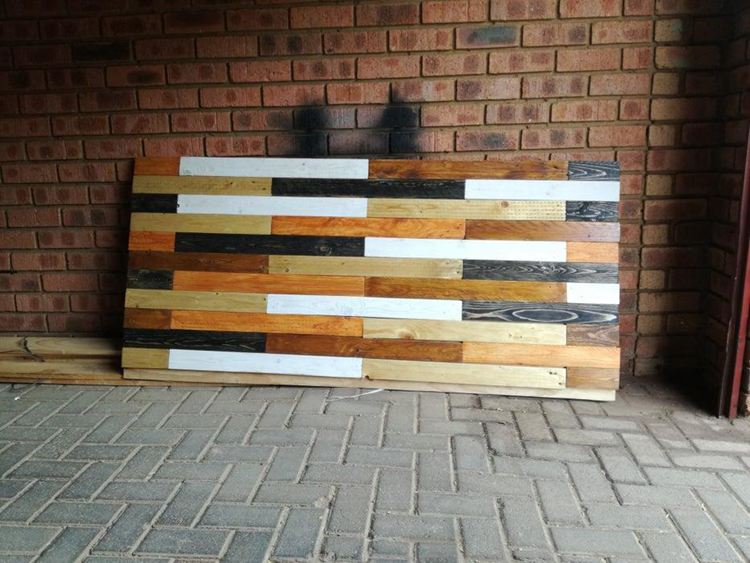 DIY Reclaimed Pallet Wood Headboard
