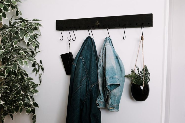 DIY Simple Coat Rack