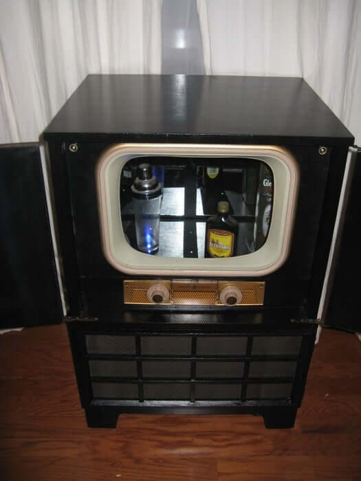 DIY Vintage TV Conversion To a Liquor Cabinet