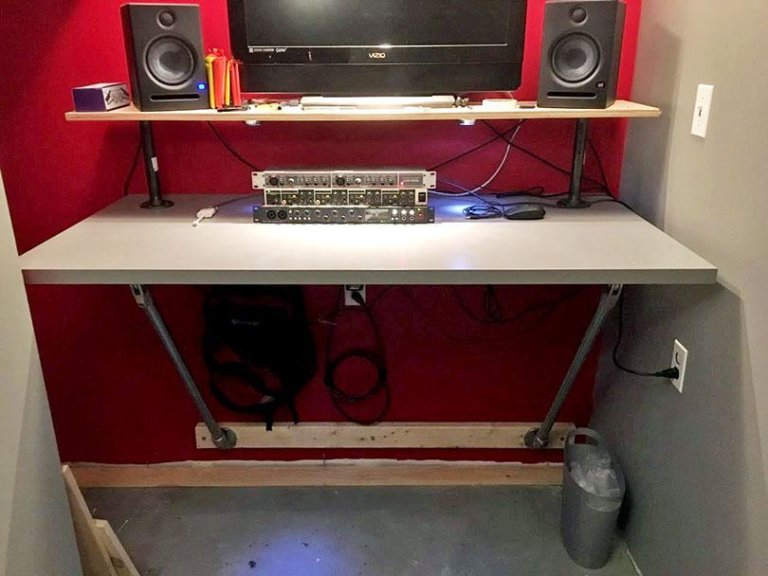 DIY Wall Mounted Desk Plans