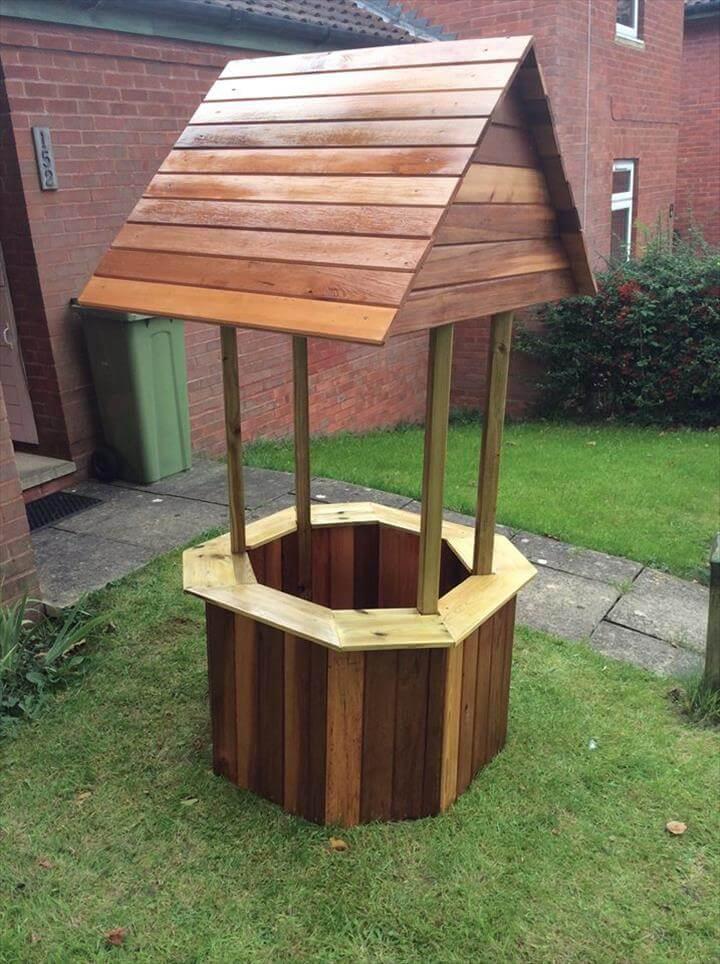 DIY Wood Pallet Wishing Well