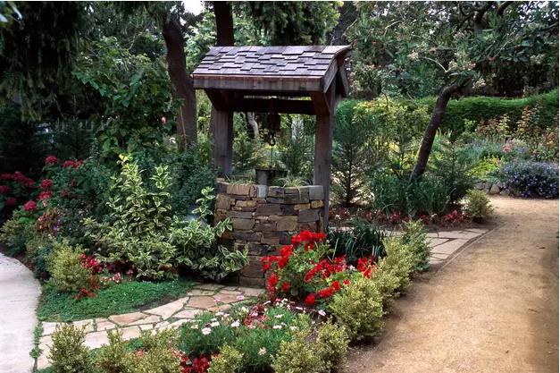 How To Build A Wishing Well From Bricks