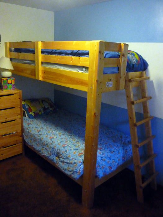 One-Legged Bunk Bed Ladder Build