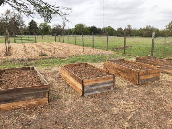 Simple DIY Raised Garden Bed