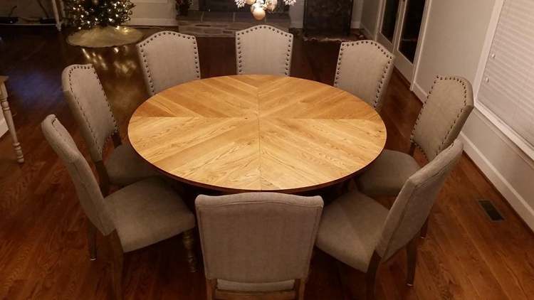 Traditional Round Farmhouse Table