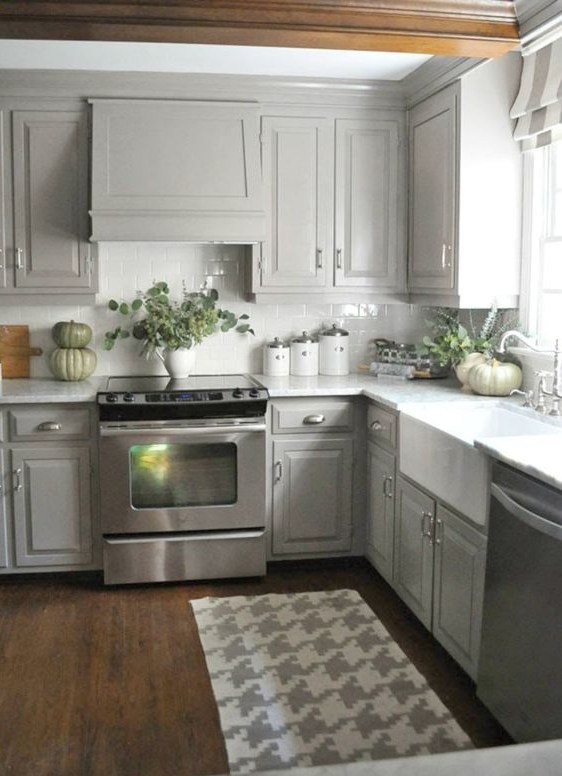 Well Arranged Kitchen Countertop With Green