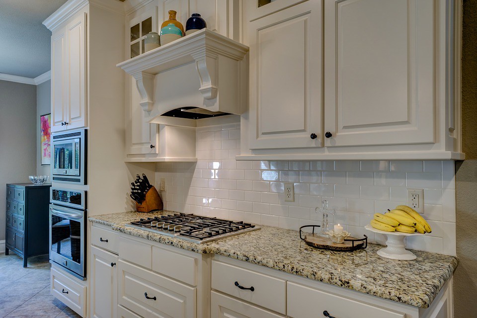 White Kitchen Countertop With Minimal Design
