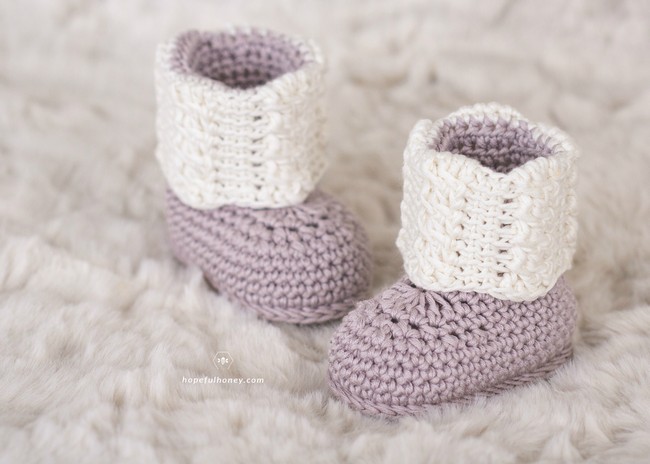 Apricity Cable Baby Booties Crochet Pattern