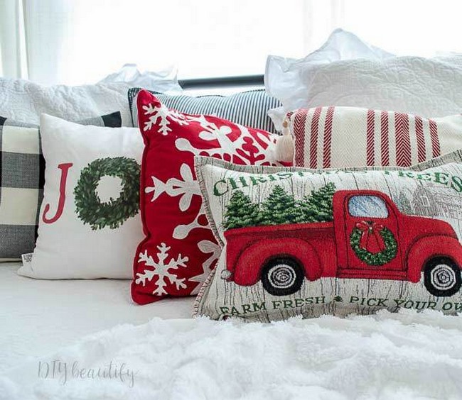 Designer Throw Pillows out of Placemats