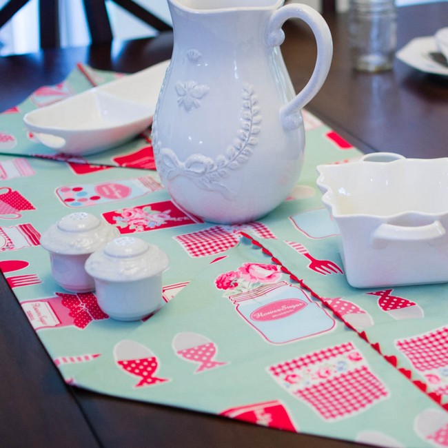 Easy 1 Yd, 5 Minute Table Runner