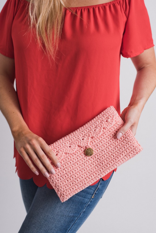 Florence Scalloped Clutch