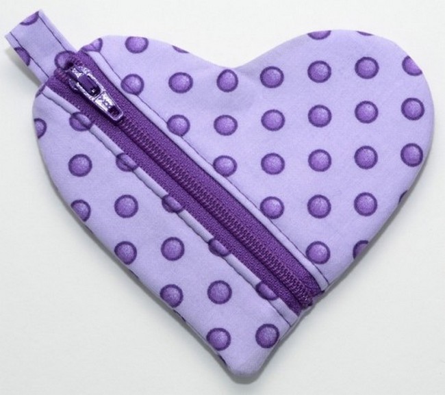 Heart Mini Earbud Pouch