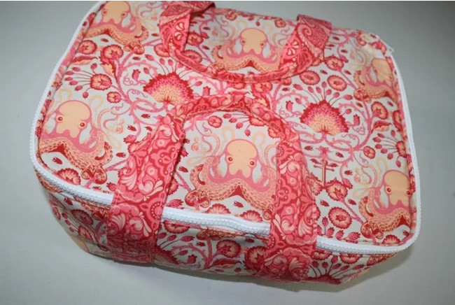 Hot Mess Casserole Carrier With All Around Zipper