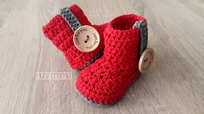 Hut's Amore Baby Booties Crochet Pattern