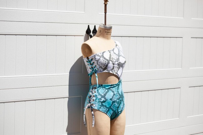 One Piece Swimsuit With Ties Pattern